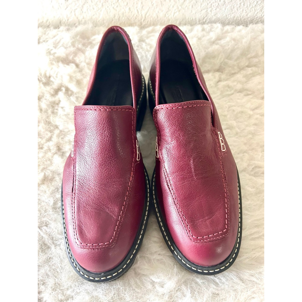 Bernardo Studio Lug Sole Loafer in Garnet women's size 9M